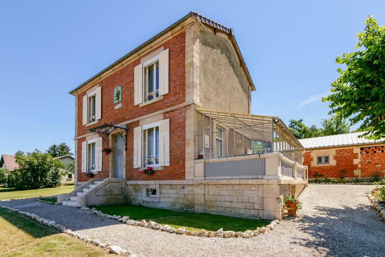 Maison Qui S'Y Frotte S'Y Pique Robert-Espagne Zewnętrze zdjęcie