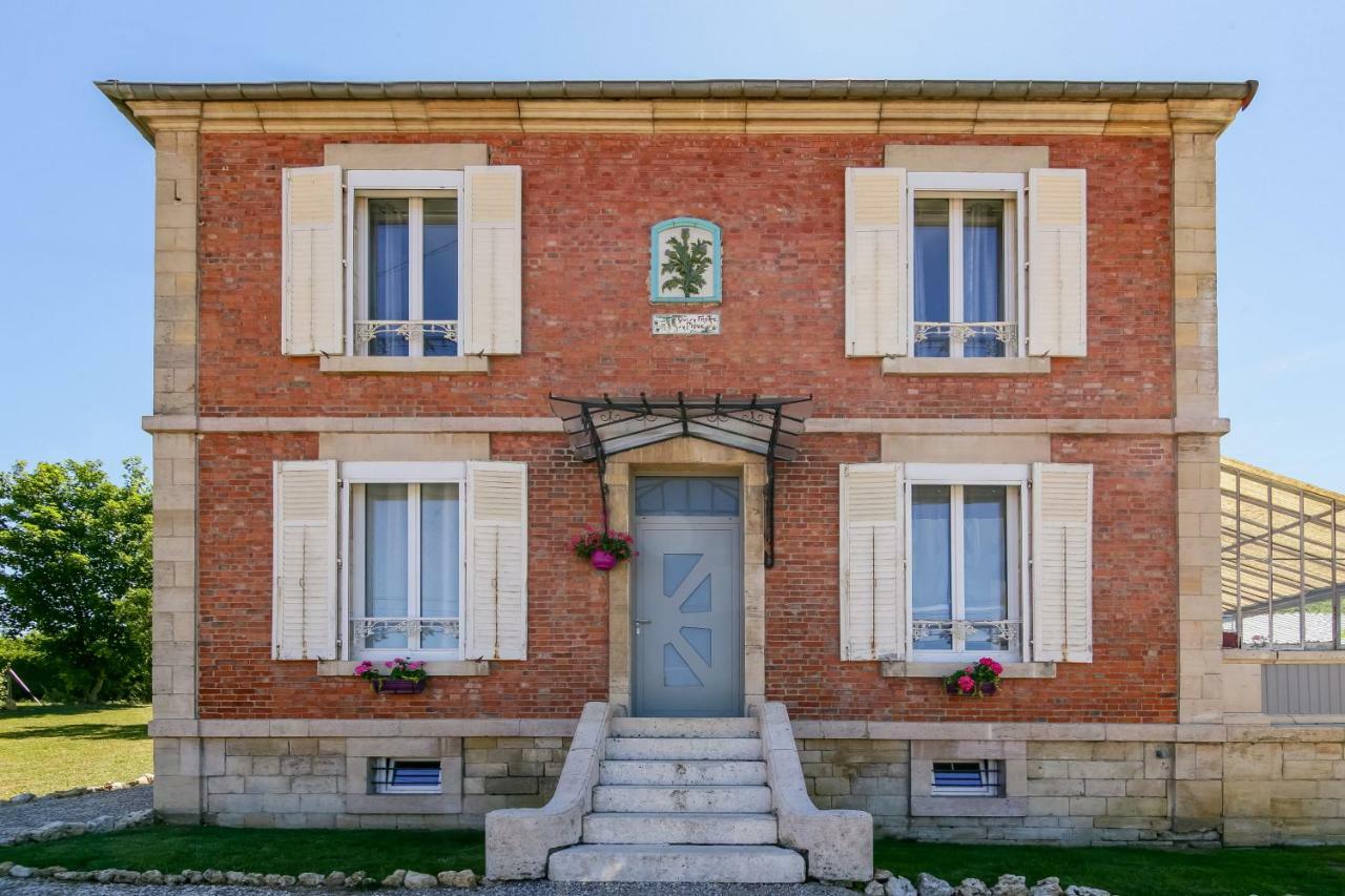 Maison Qui S'Y Frotte S'Y Pique Robert-Espagne Zewnętrze zdjęcie