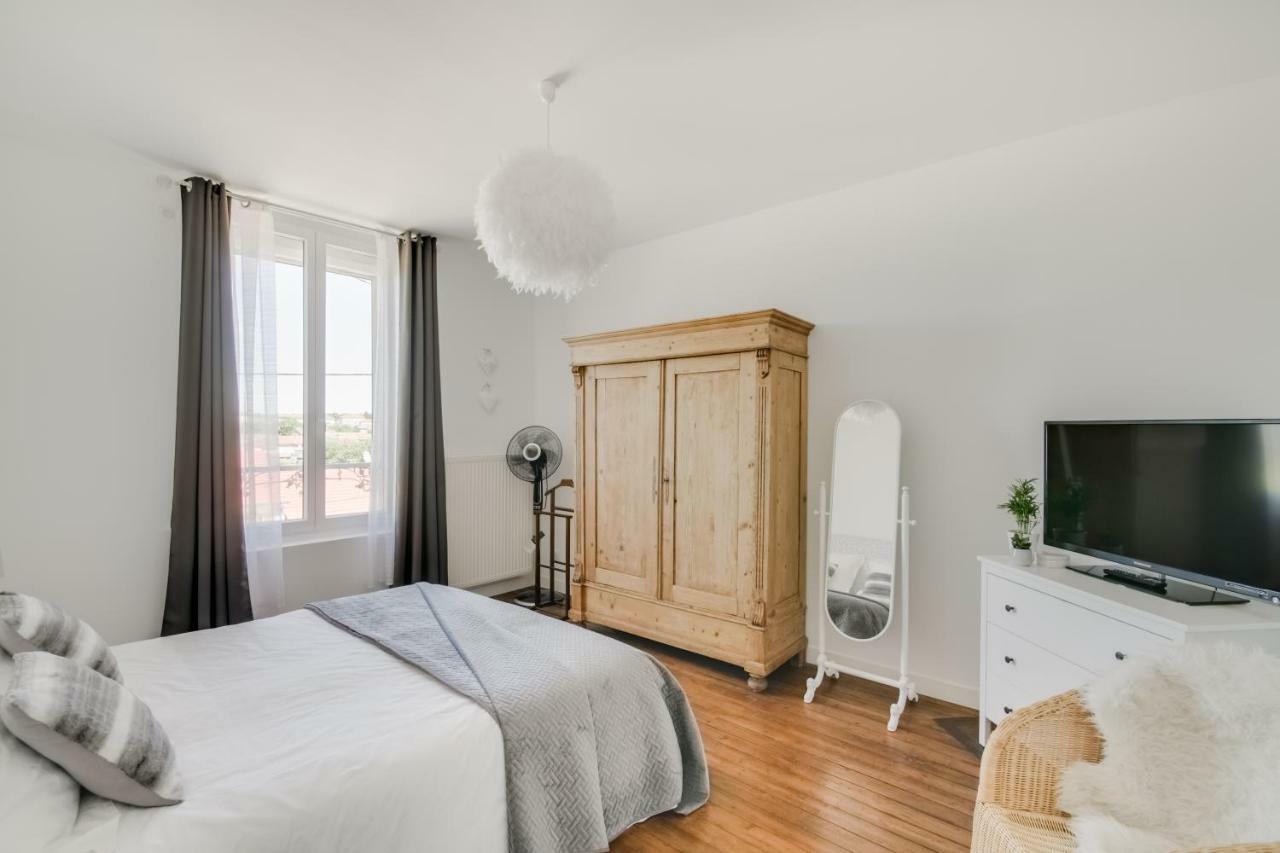 Maison Qui S'Y Frotte S'Y Pique Robert-Espagne Zewnętrze zdjęcie